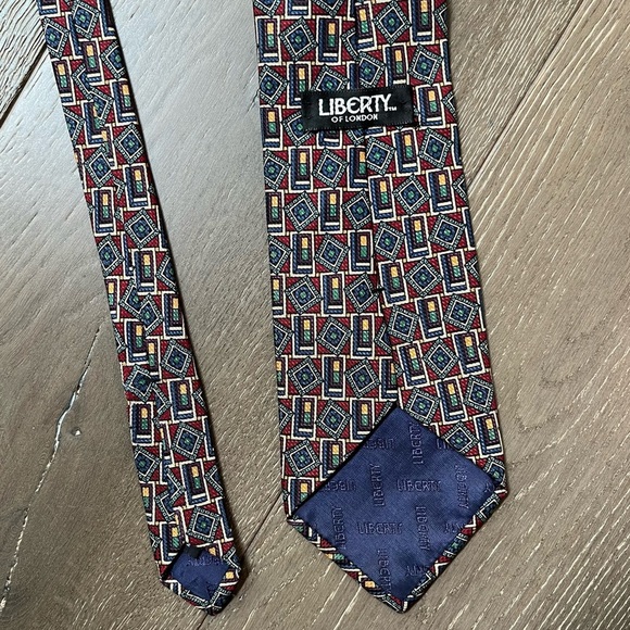 Liberty of London vintage silk geometric pattern tie - Picture 6 of 6